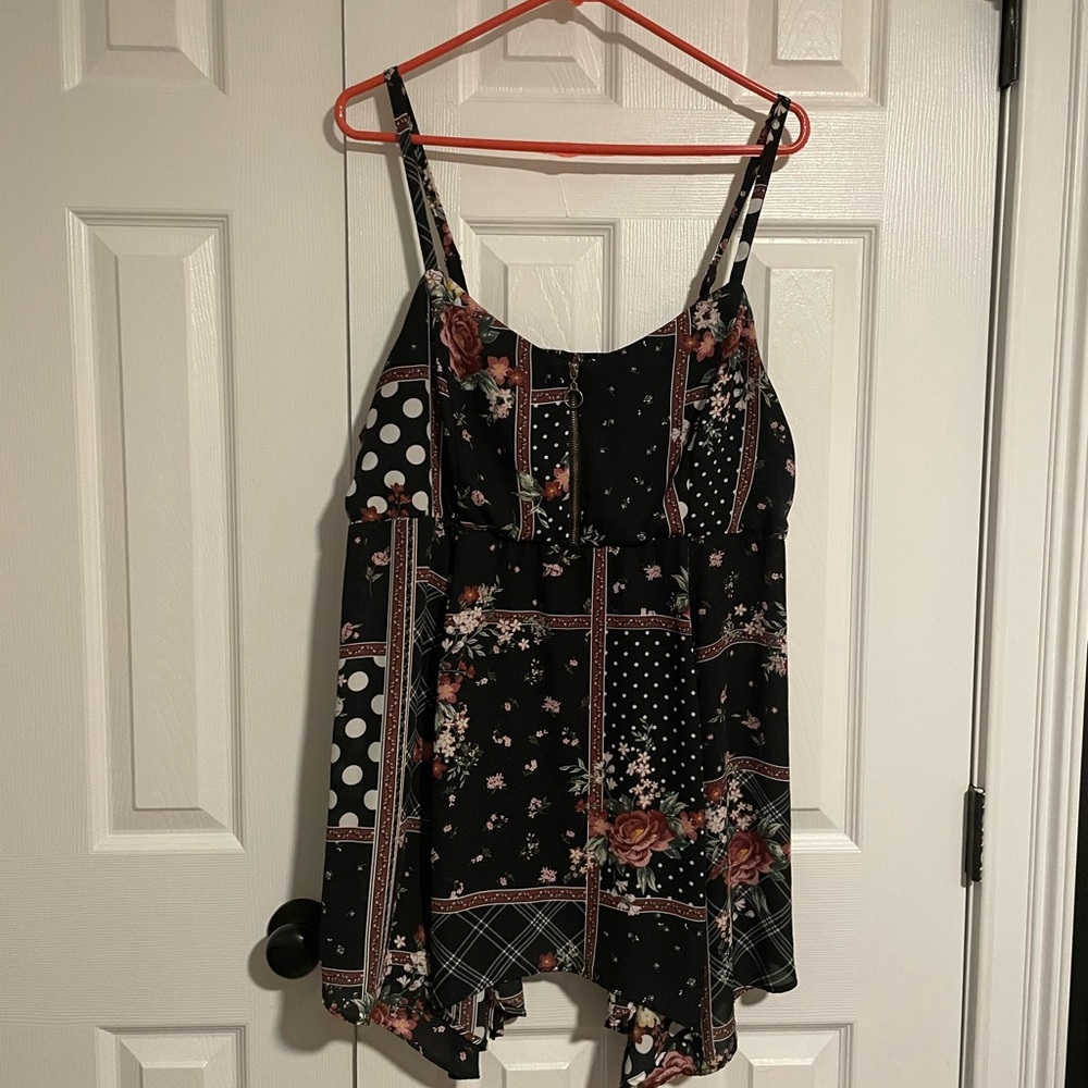TORRID size 2 tank top with zipper accent